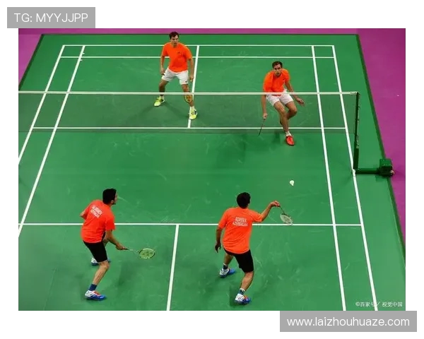 羽毛球新手必看：轻松掌握团队协作技巧与实战经验分享