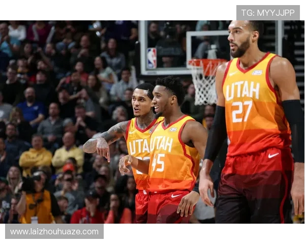 多诺万米切尔带领球队奋勇争先展现超凡篮球才华与领袖魅力